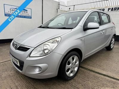 Used Hyundai i20 Comfort 77 HP (56 kW) 2011 Silver Hatchback