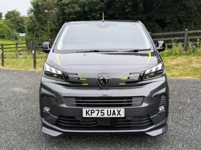 Used Peugeot Expert Sport 175 HP (128 kW) 2025 Grey Van