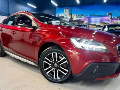 Used Volvo V40 CC 152 HP (111 kW) 2017 Estate
