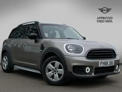 Używany Mini Cooper Countryman Classic 134 KM (98 kW) 2019 Srebrny SUV