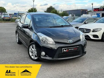 Used Toyota Yaris 101 HP (74 kW) 2013 Black Hatchback