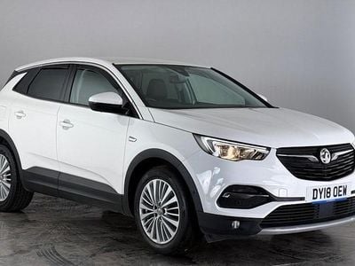 Used Vauxhall Grandland X Sport 120 HP (88 kW) 2018 White SUV