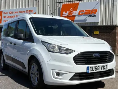 Used Ford Grand Tourneo Connect Zetec 100 HP (73 kW) 2019 White MPV