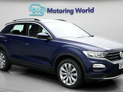 Usado VW T-Roc SE 116 HP (85 kW) 2020 Azul SUV