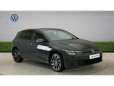 Second-hand VW Golf VIII Life 110 CP (80 kW) 2023 Gri Hatchback