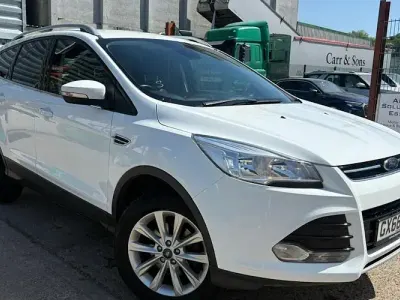 Käytetty Ford Kuga Titanium 150 HP (110 kW) 2016 Valkoinen Katumaasturi