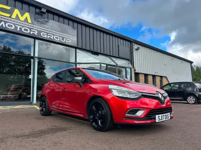 Used Renault Clio Dynamique 110 HP (80 kW) 2017 Red Hatchback