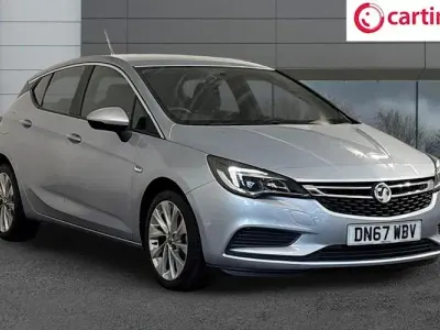 Used Vauxhall Astra Design Edition 101 HP (74 kW) 2017 Silver Hatchback