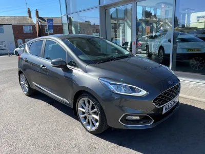 Begagnad Ford Fiesta Vignale 2021 Grå Halvkombi