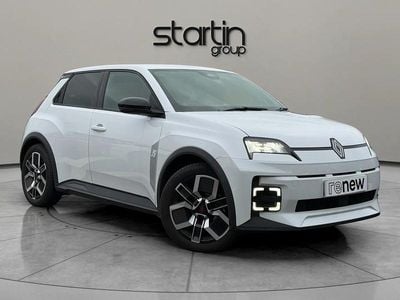 Used Renault R5 Komfort 110 kW (150 HP) 2025 White Hatchback