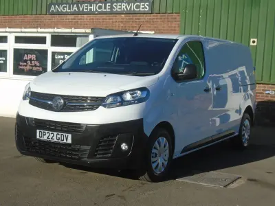 Used Vauxhall Vivaro S 100 HP (73 kW) 2022 White MPV