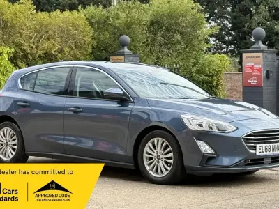 Used Ford Focus Titanium 120 HP (88 kW) 2019 Blue Hatchback