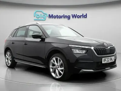 Käytetty Skoda Kamiq SE L Executive 150 HP (110 kW) 2022 Musta Katumaasturi
