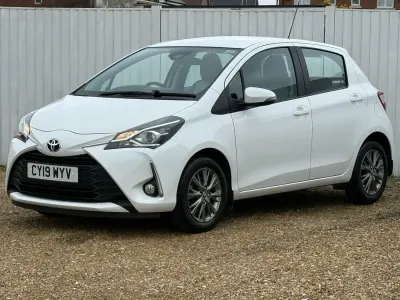 Used Toyota Yaris 107 HP (78 kW) 2019 White Hatchback