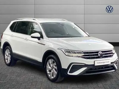 Second-hand VW Tiguan Allspace Life 150 CP (110 kW) 2023 Alb SUV