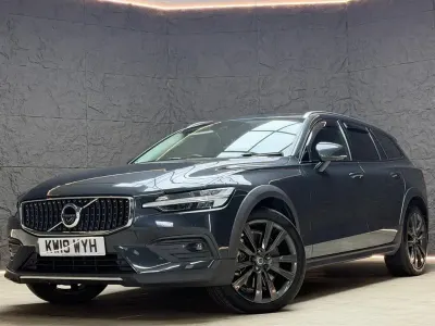 Used Volvo V60 CC Plus 190 HP (139 kW) 2019 Grey Estate