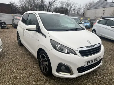 Used Peugeot 108 Allure 82 HP (60 kW) 2016 White Hatchback