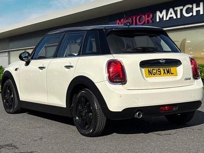 Używany Mini Cooper Classic 2019 Biały Hatchback
