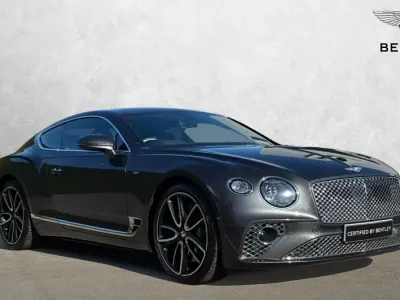 Begagnad Bentley Continental 550 HK (404 kW) 2019 Grå Sportkupé