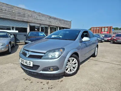 Used Vauxhall Astra SRi 140 HP (102 kW) 2010 Silver Hatchback