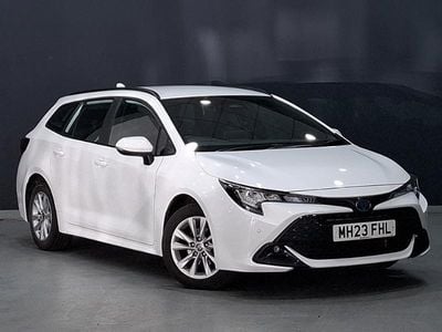 Used Toyota Corolla 140 HP (102 kW) 2023 White Estate