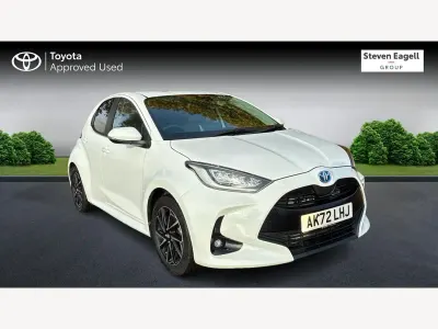 Used Toyota Yaris Design 116 HP (85 kW) 2022 White Hatchback