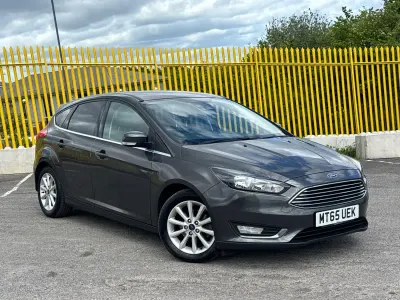 Used Ford Focus Titanium 125 HP (91 kW) 2015 Grey Hatchback