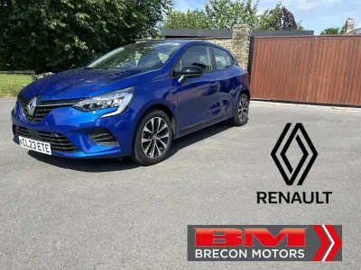 Used Renault Clio Evolution 90 HP (66 kW) 2023 Blue Hatchback