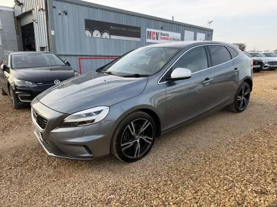 Used Volvo V40 R-Design 122 HP (89 kW) 2019 Grey Hatchback