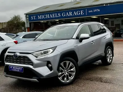 Used Toyota RAV4 Hybrid 218 HP (160 kW) 2021 Silver SUV