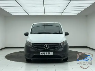 Usado Mercedes Vito 114 HP (83 kW) 2017 Branco Van