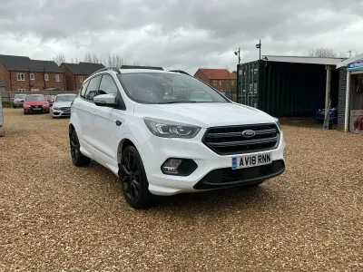 Usado Ford Kuga ST-Line X 150 CV (110 kW) 2018 Blanco SUV
