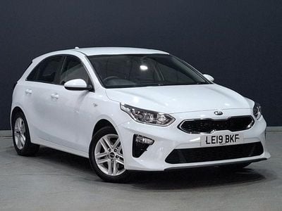 Used Kia Ceed 2019 White Hatchback