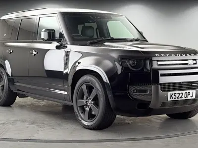 Used Land Rover Defender HSE Dynamic 300 HP (220 kW) 2022 Santorini black SUV