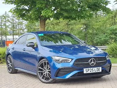 Begagnad Mercedes CLA220 AMG Line Premium 190 HK (139 kW) 2025 Blå Sedan