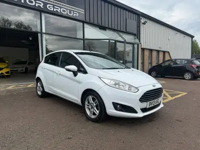 Used Ford Fiesta Zetec 2013 White Hatchback
