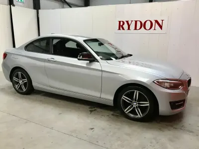 Usado BMW 220 Sport Line 190 CV (139 kW) 2015 Plateado Coupe