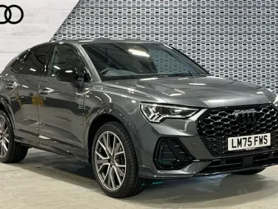 Używany Audi Q3 Black Edition 150 KM (110 kW) 2025 Szary SUV