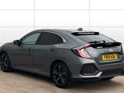 Używany Honda Civic EX 126 KM (92 kW) 2019 Srebrny Hatchback