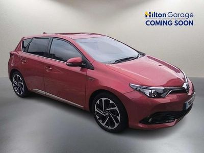 Used Toyota Auris Hybrid Design 136 HP (100 kW) 2015 Red Hatchback
