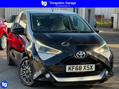 Używany Toyota Aygo X-clusiv 72 KM (52 kW) 2019 Czarny Hatchback