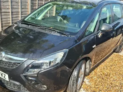 Used Vauxhall Zafira 140 HP (102 kW) 2015 Black MPV