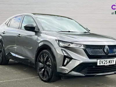 Używany Renault Rafale Iconic Esprit Alpine 200 KM (147 kW) 2025 Szary SUV