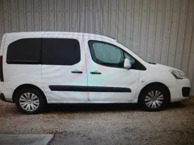 Używany Citroën Berlingo Feel 100 KM (73 kW) 2015 Biały Minivan