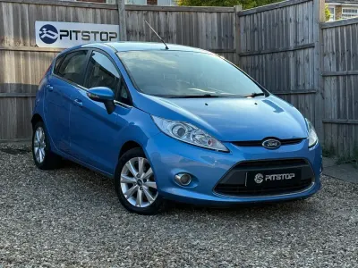 Second-hand Ford Fiesta Zetec 94 CP (69 kW) 2009 Albastru Hatchback