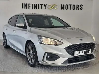 Used Ford Focus ST-Line 125 HP (91 kW) 2019 Silver Hatchback