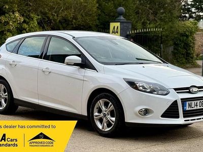 Used Ford Focus Zetec 125 HP (91 kW) 2014 White Hatchback