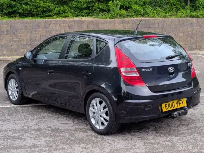 Second-hand Hyundai i30 Comfort 2010 Negru Hatchback