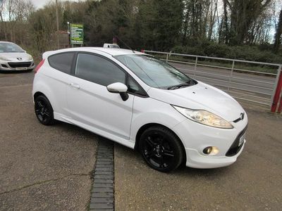 Used Ford Fiesta Zetec 95 HP (69 kW) 2011 White Hatchback