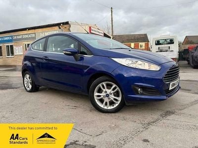 Used Ford Fiesta Zetec 82 HP (60 kW) 2014 Blue Hatchback